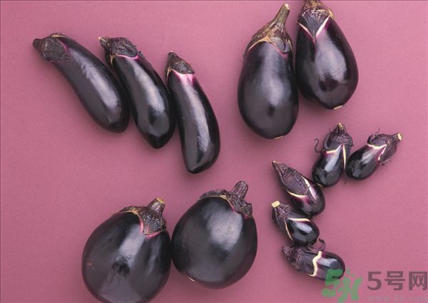 茄子里面發(fā)棕色能吃嗎？茄子里面有褐色能吃嗎？