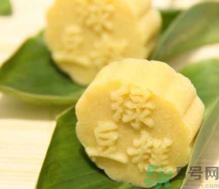 吃綠豆糕可以喝酸奶嗎？吃綠豆糕喝酸奶好不好？