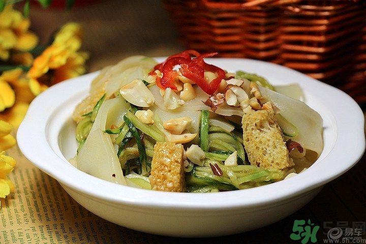 吃消炎藥還能吃涼皮涼面嗎？吃消炎藥吃涼皮會(huì)怎么樣？