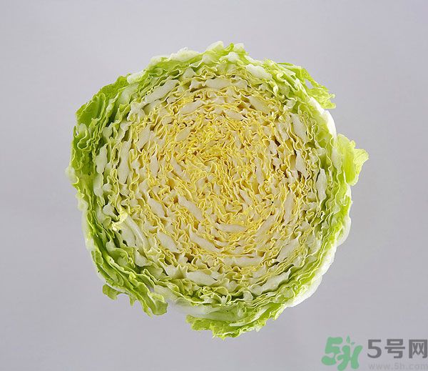 包菜外面爛了還能吃嗎？包菜里面有花可以吃嗎？