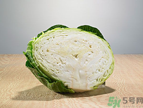 包菜外面爛了還能吃嗎？包菜里面有花可以吃嗎？