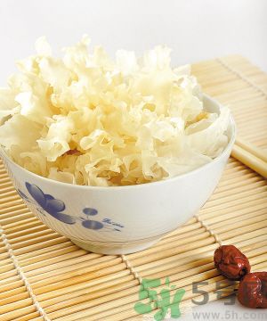 哈密瓜可以和銀耳一起煮嗎？哈密瓜可以和銀耳一起吃嗎？
