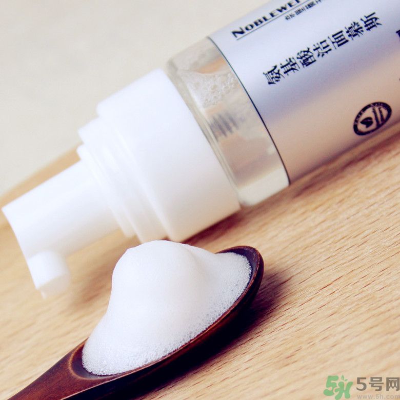 優(yōu)美成分零負(fù)擔(dān)清透水感凝霜適合什么年齡？?jī)?yōu)美成分零負(fù)擔(dān)清透水感凝霜怎么樣？