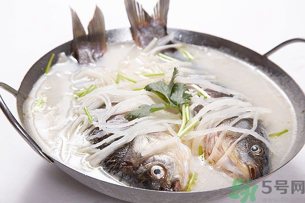 芥末可以和鯽魚(yú)一起吃嗎？芥末和鯽魚(yú)一起吃好嗎？