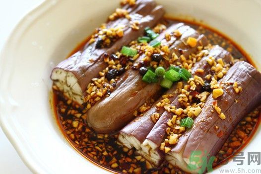 茄子皮有什么功效？茄子皮的功效是什么？
