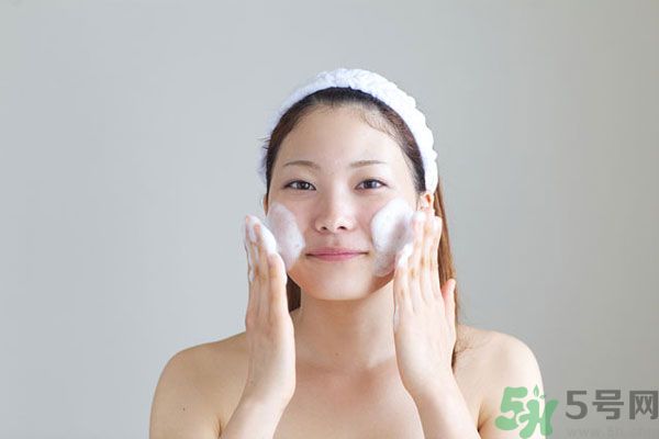 洗臉用什么醋最好？洗臉用白醋好還是米醋好？