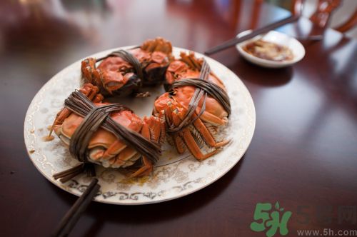 螃蟹和牛奶可以一起吃嗎？螃蟹和牛奶一起吃好嗎