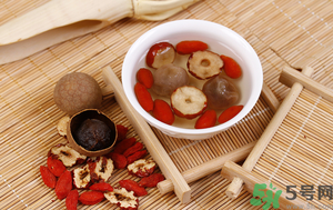 山楂枸杞一起泡水喝好嗎？山楂枸杞一起泡水喝有什么好處？
