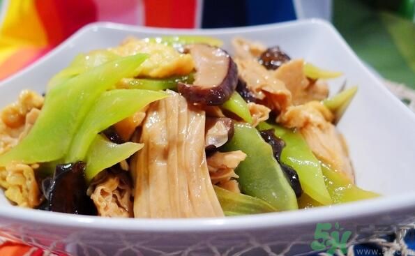 萵筍可以和香菇一起炒嗎？萵筍和香菇一起吃好嗎？