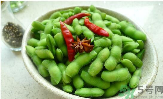夏天吃毛豆好嗎？夏天吃毛豆有什么好處？