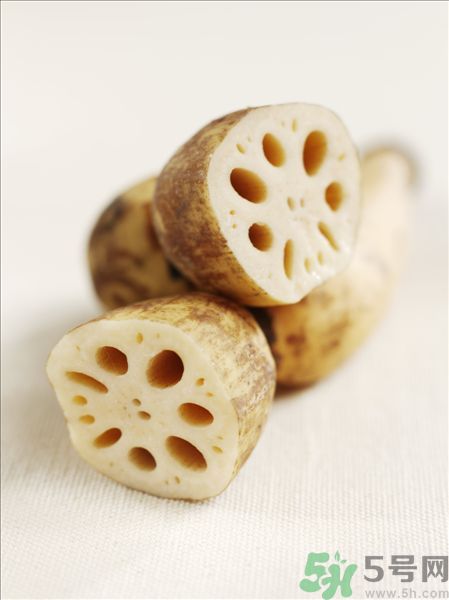 蓮藕里面的泥怎么清理？蓮藕里面的泥巴怎么洗？