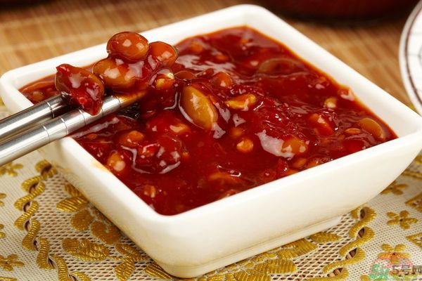 豆瓣醬的做法？豆瓣醬和黃豆醬的區(qū)別？