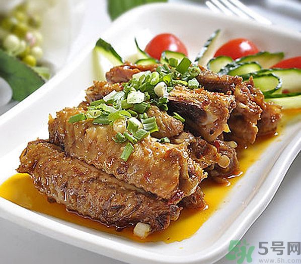 豆瓣醬的做法？豆瓣醬和黃豆醬的區(qū)別？