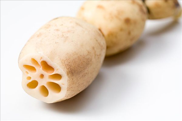 蓮藕里面發(fā)黑能吃嗎？蓮藕發(fā)黑了還能吃嗎？