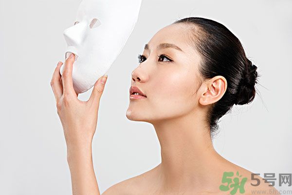 洗澡的時候可以敷面膜嗎？敷面膜和洗澡的順序