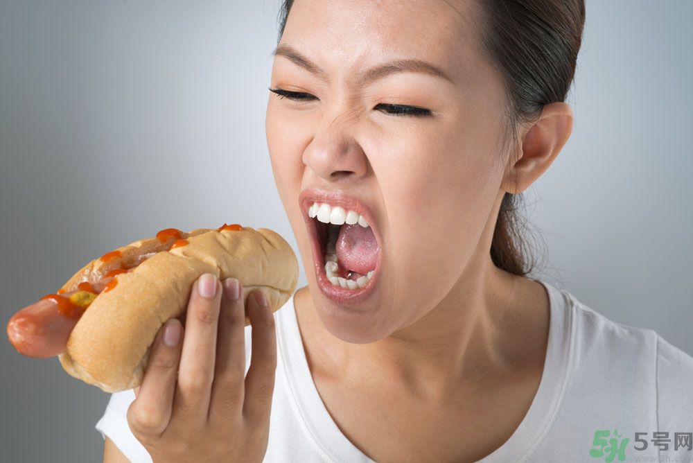 青春期女生吃很多是怎么回事？青春期女生很能吃怎么辦？