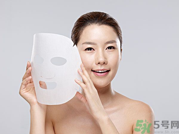 洗澡的時候可以敷面膜嗎？敷面膜和洗澡的順序