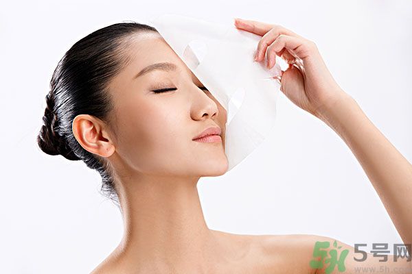 洗澡的時候可以敷面膜嗎？敷面膜和洗澡的順序