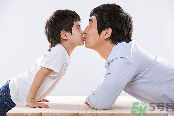 父親節(jié)給爸爸買(mǎi)什么禮物好？父親節(jié)送什么禮物給爸爸？
