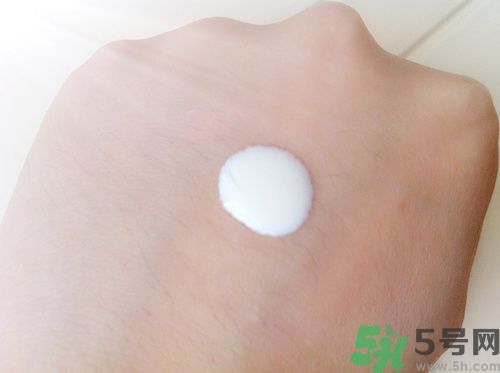 蘇菲娜sofina防曬霜哪款好用？sofina防曬白蕾絲藍(lán)蕾絲區(qū)別