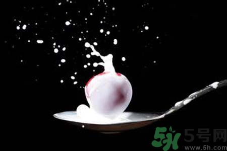 燒水壺可以煮牛奶嗎？燒水壺煮的牛奶可以喝嗎？