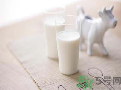 燒水壺可以煮牛奶嗎？燒水壺煮的牛奶可以喝嗎？