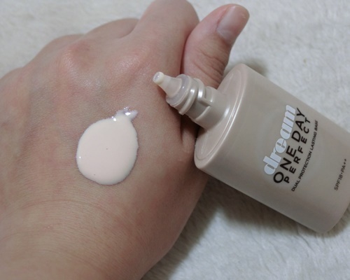 美寶蓮夢幻奇跡控油透潤持妝乳怎么樣？好用嗎？