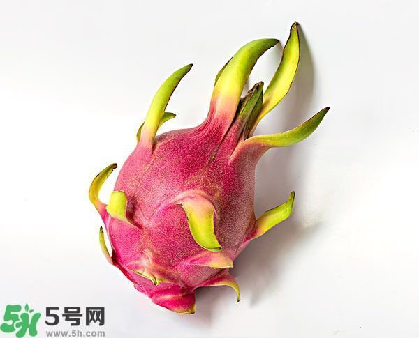 火龍果外面發(fā)霉了里面還能吃么？火龍果外皮爛了還能吃嗎？