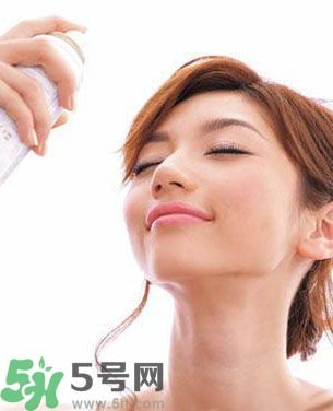 夏天臉油怎么辦？臉油怎么補(bǔ)妝？