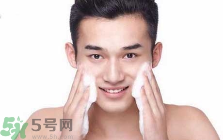 整天對著電腦，怎么減少對皮膚的傷害？
