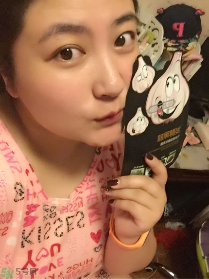 歐尚坊黑面膜怎么樣？歐尚坊黑蒜竹炭蠶絲面膜好用嗎？