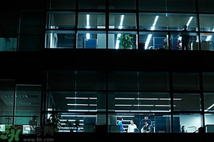 熬夜上火牙齦腫痛怎么辦？熬夜上火喉嚨痛怎么辦？