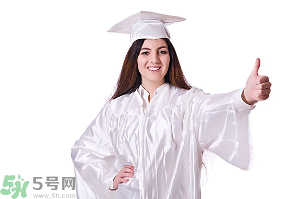 高中女生很矮還能長(zhǎng)高嗎？高中女生矮怎么辦？