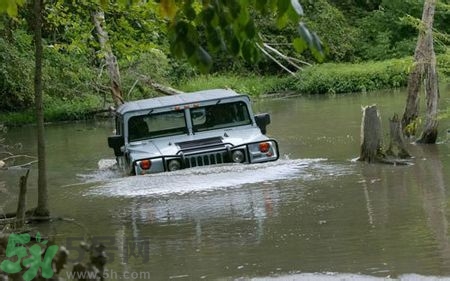 汽車(chē)排氣管進(jìn)水了會(huì)怎么樣?汽車(chē)排氣管進(jìn)水要緊嗎