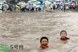 游泳喝到污水了怎么辦？游泳喝到臟水了會怎樣？