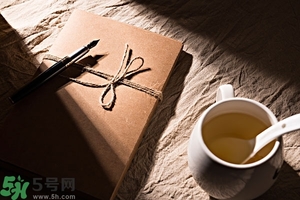 蜂蜜水隔夜還能喝嗎？蜂蜜水第二天還能喝嗎？