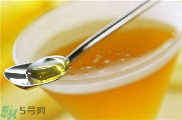 蜂蜜放久了有酒味是怎么回事？蜂蜜有酒味還能喝嗎？