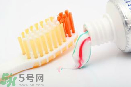 牙膏含氟好不好？牙膏含氟好還是不含氟好？
