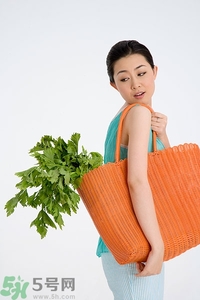 夏天怎么買(mǎi)菜不會(huì)壞？夏天買(mǎi)菜要注意什么