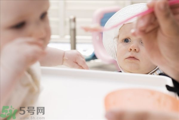 ?皰疹性咽峽炎有什么癥狀？寶寶?皰疹性咽峽炎癥狀