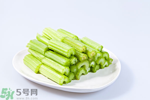 芹菜放久了能吃嗎？芹菜放軟了還能吃嗎？