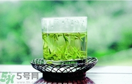 喝蓮子心能減肥嗎？蓮子心泡茶喝能減肥嗎？
