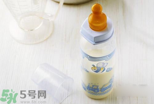 奶粉結(jié)塊是怎么回事？奶粉結(jié)塊可以吃嗎？