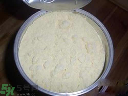奶粉結(jié)塊是怎么回事？奶粉結(jié)塊可以吃嗎？