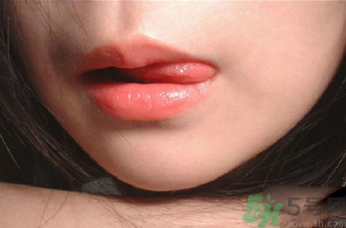 夏季嘴唇干燥怎么辦？夏季嘴唇解決方法