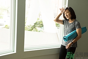 沒空調怎么讓屋里涼快？屋里沒空調怎么降溫？