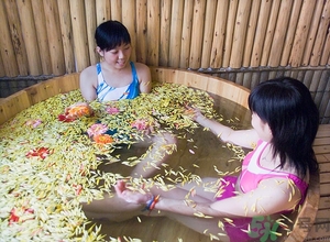 洗澡耳朵進(jìn)水了出不來怎么辦？洗澡時(shí)耳機(jī)進(jìn)水了怎么辦？