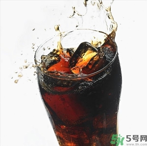 可樂第二天還可以喝嗎？隔夜的碳酸飲料可以喝嗎？