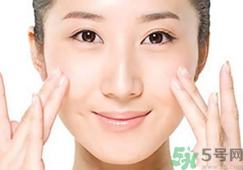 卸妝油怎么用？卸妝油的正確使用方法