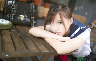 15歲月經(jīng)推遲二個月正常嗎？15歲兩個月沒來月經(jīng)是怎么回事？